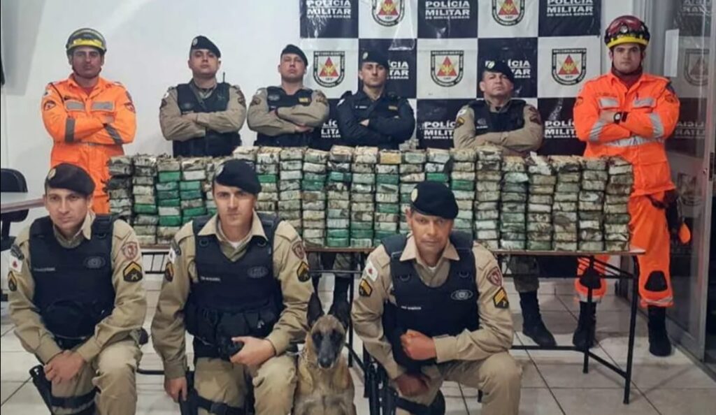 Quilos De Crack S O Encontrados Escondidos Em Pneus De Um Caminh O