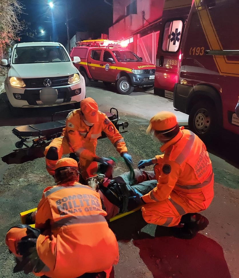 Acidente Entre Carro E Moto Deixa Uma Pessoa Ferida Em Alfenas Minas