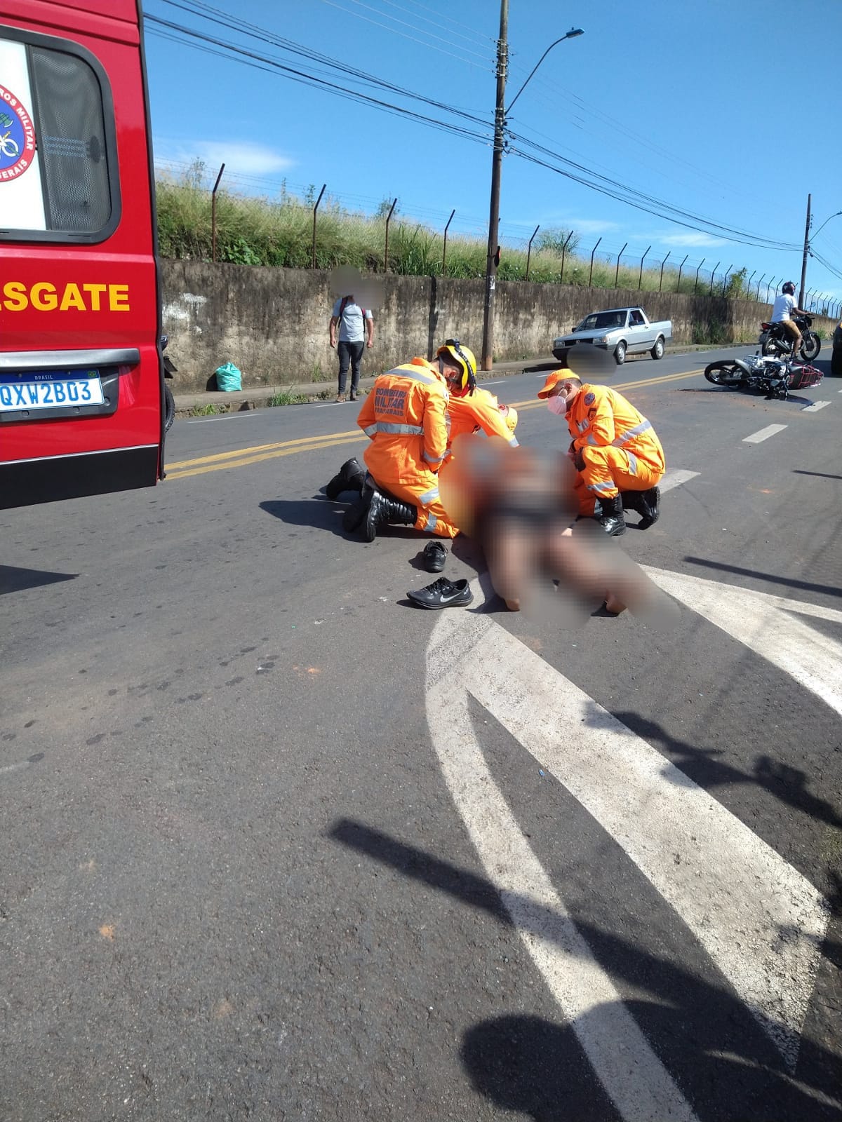 Acidente Entre Moto E Carro Deixa Uma Pessoa Ferida Em Alfenas Minas