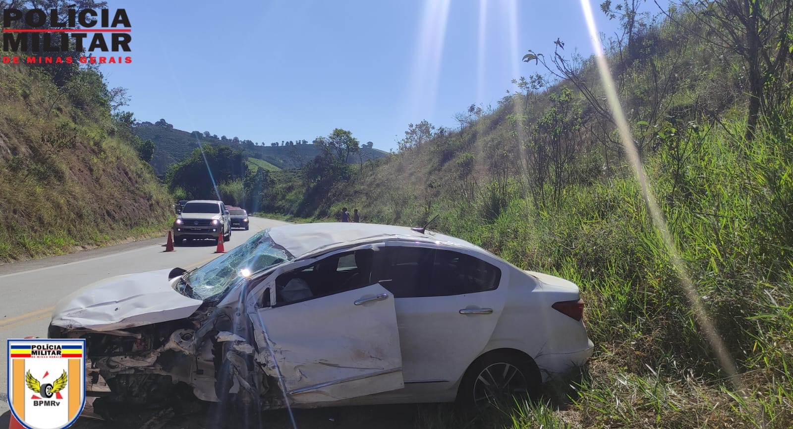 Carros Batem De Frente E Duas Pessoas Ficam Em Estado Grave Na MG-179 ...